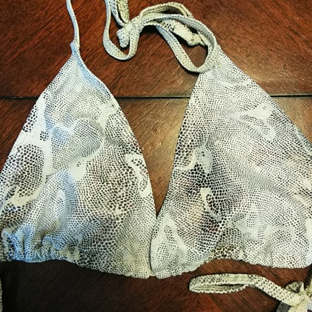 bathing suit - Picture 2 of 4